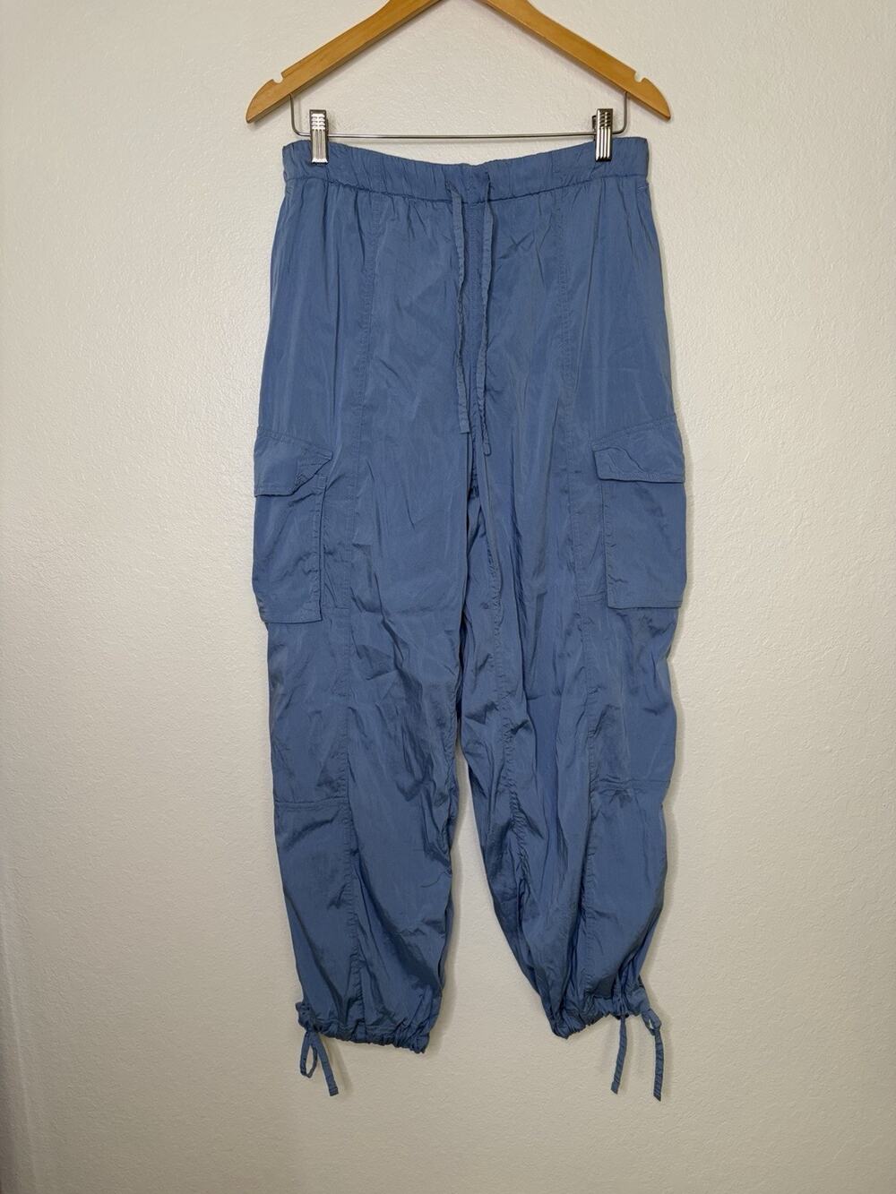 Lululemon Lightweight Adjustable Mid Rise Cargo Pant in Blue Willow Size Medium